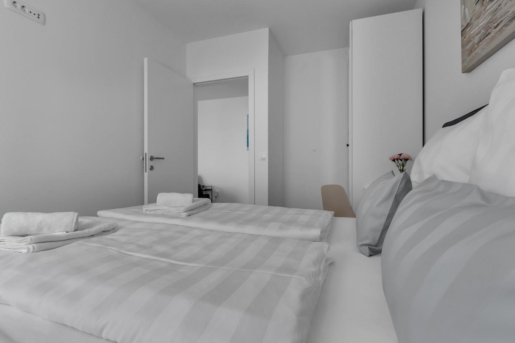 Luxury And Modern With Sea View And Garage Makarska