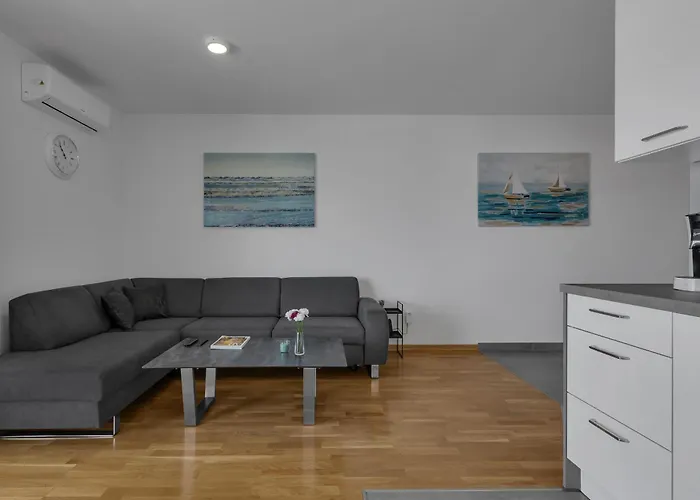 Luxury And Modern Apartment With Sea View And Garage